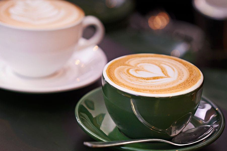 kava z mlekom kalorije