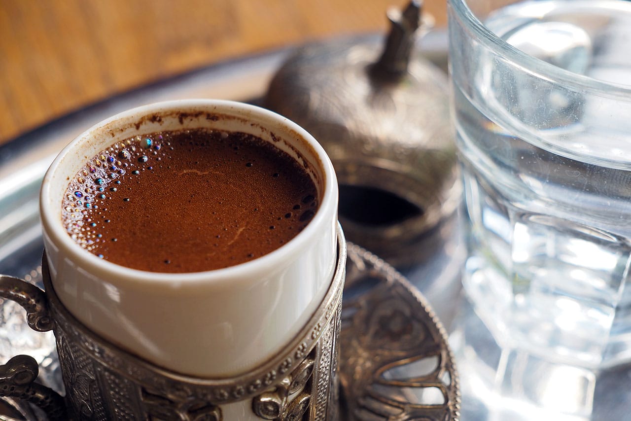 Bosanska kava Ritual ki združuje tradicijo in gostoljubje